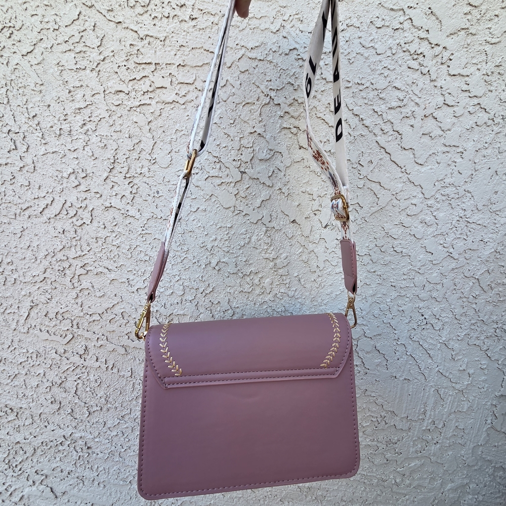 BOUTIQUE Crossbody Bag NWOT with Guitar Strap - Picture 4 of 6